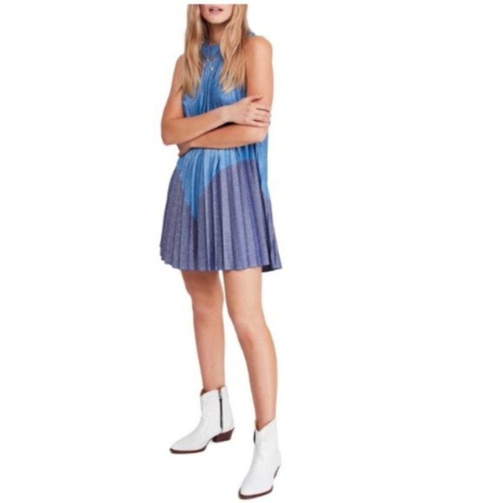 Free People sleeveless jewel neck Pleated Love blue Mini Dress size M